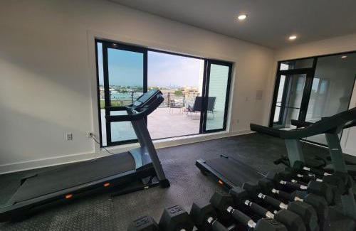 Constable Hook Apartment | Vast Fully Furnished 2-Bed Close to NYC
