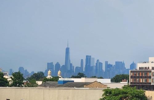 Constable Hook Apartment | Vast Fully Furnished 2-Bed Close to NYC