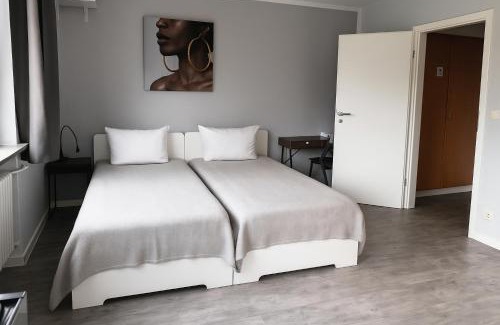 Altenessen Apartment | VAZ Apartments Essen, Küche, WLAN, TV, Netflix, ca 15 Min Messe u HBf