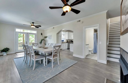 North Camellia Acres House | VB 4BR Beach Retreat 2 Suites Dogs Welcome
