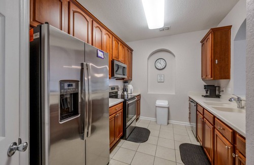 Florida Central Atlantic Coast Condo | VC8-107 Vista Cay Orlando Condo | Walk to Pool, Near Disney & Universal