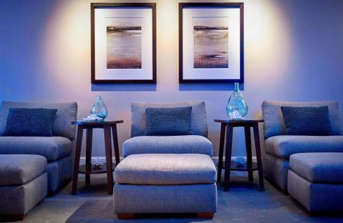 Newport Center Hotel | VEA Newport Beach, a Marriott Resort & Spa