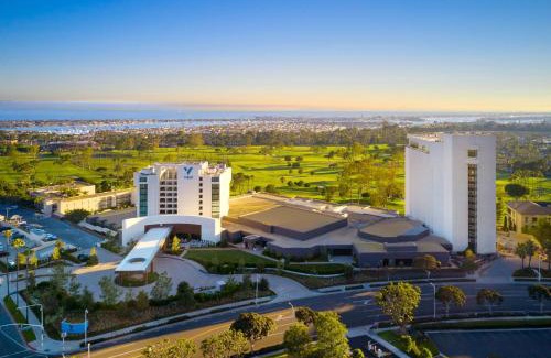 Newport Center Hotel | VEA Newport Beach, a Marriott Resort & Spa