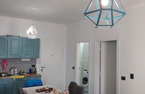 Mbrostar-Urë Apartment | Vecchia spiaggia, mare, palazzo bianco di Pilo, Appartamento n° 28, 7° piano, Valona