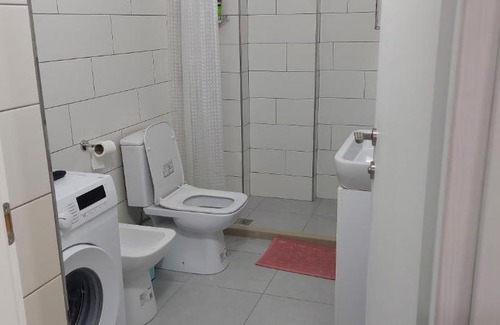 Mbrostar-Urë Apartment | Vecchia spiaggia, mare, palazzo bianco di Pilo, Appartamento n° 28, 7° piano, Valona
