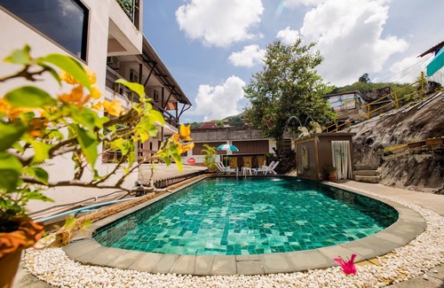 Nanai Road Apartment | Veerakit Triple Room, Shared Pool