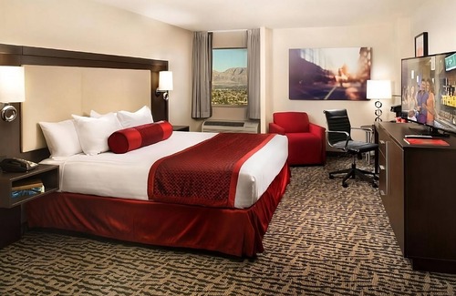 Gateway District Hotel | Vegas Adventure! With Casino, Pool, Close to World Market Center!