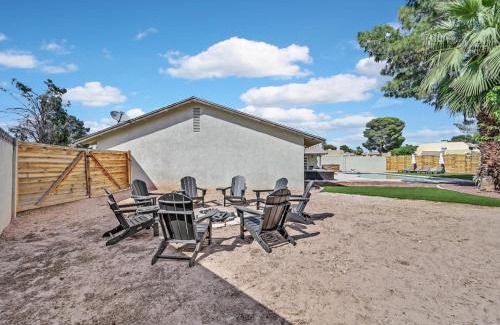 Paradise House | Vegas Home 4BR Pool & Outdoor Lounge near Strip