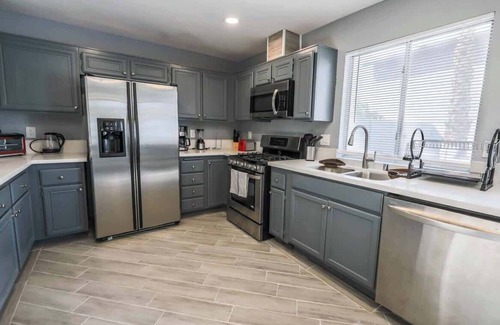 Las Vegas House | Vegas Living Gorgeous Home with Pool Near The Strip