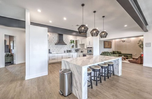 Foothills House | Vegas Luxury Stay, Strip Views, Rooftop, Pool, Spa