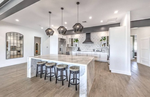 Foothills House | Vegas Luxury Stay, Strip Views, Rooftop, Pool, Spa