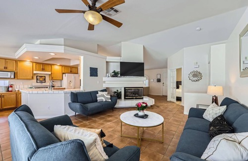 Green Valley North House | Vegas Oasis! Relax in Your Private Family Home w/Pool & Spa! Sleeps up to 6!