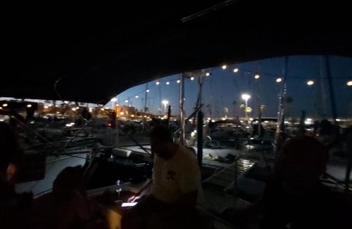 La Vila Olimpica del Poblenou Boat Rental | Velero con opción de salida