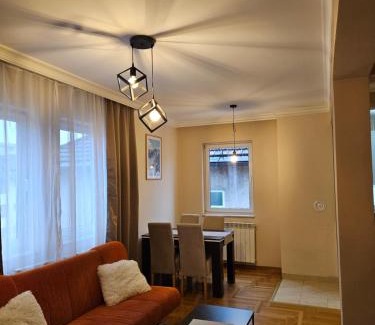 Pale Apartment | Velike Šume Apartment