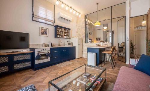 Jaffa Apartment | VELLER Shemaiah Apt #4