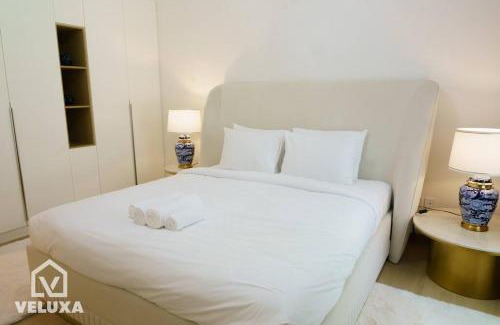 Dubai Apartment | Veluxa - Stunning Sea View - Luxe 3 Bed in La Mer
