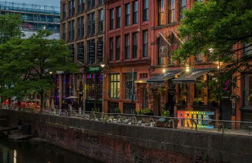 Manchester City Centre Hotel | Velvet Hotel Manchester, WorldHotels Crafted