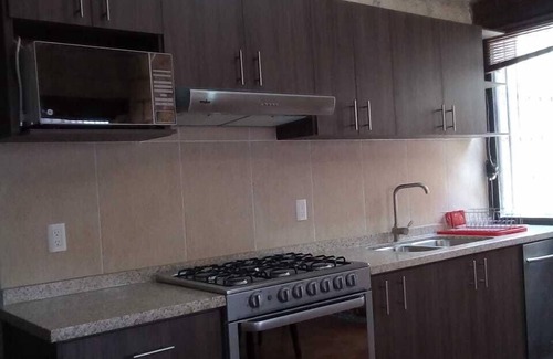 Queretaro House | Ven hospédate con nosotros en Casa Don Johnny , Un lugar muy céntrico