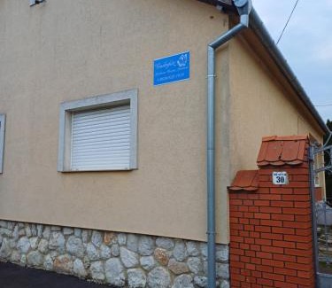 Udvar Apartment | Vendégház
