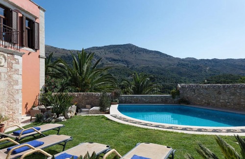 Chromonastiri Villa | Venetico Palazzo