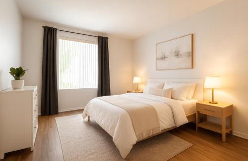 Marina del Rey Apartment | Venice Boardwalk Breeze 2BR - 7-min to Venice Beach