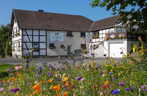 Mutzenich Hotel | Venngasthof Zur Buche