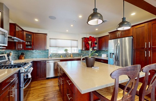 Pierpont Bay House | Ventura Beach craftsman home with stunning primary suite - 80 steps to the beach