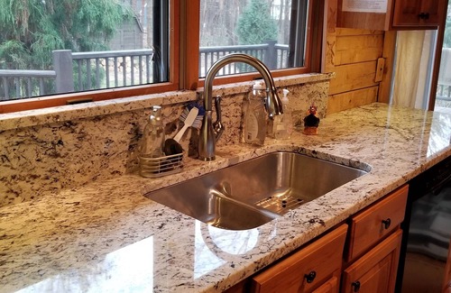 Holland Cabin | Ventura Pines Log Cabin, Heated Pool, beach Nearby, Bikes.
