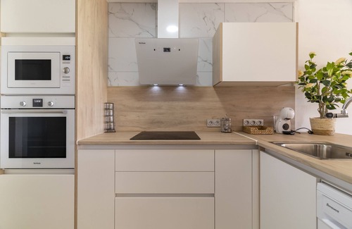 Vera Apartment | Vera Brand New Penthouse with Pool & Free Parking