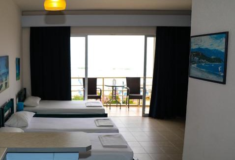 Olymbiaki Akti Apartment | Vera