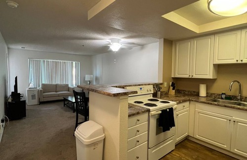 University City Apartment | Veranda La Jolla - Cozy 1-bedroom apartment in fabulous San Diego