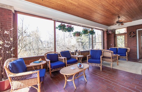 Duluth House | Veranda Suite w/Jacuzzi & Sauna