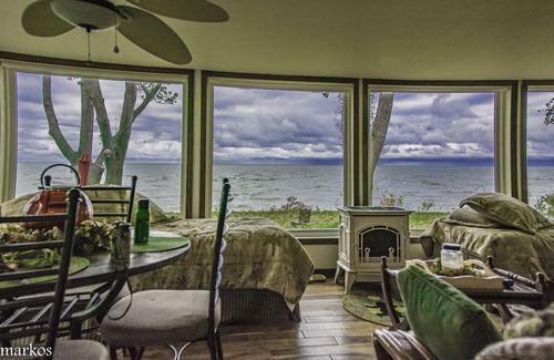 Vermilion House | Vermilion Ohio Beautiful Lake Front Beach House