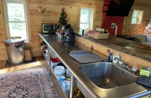 Ludlow Cabin | Vermont Cabin - Ski, Hike, Kayak, Leaf Peep - 5mins to Okemo, near quaint towns