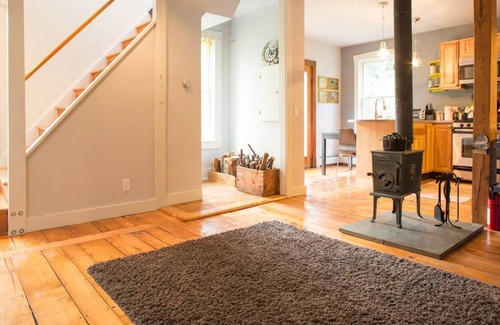Putney Apartment | Vermont Farmhouse Apartment