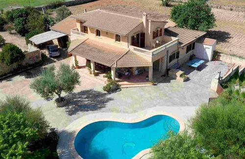 Santa Margalida Cottage | Vernissa, charming country house with swimming pool