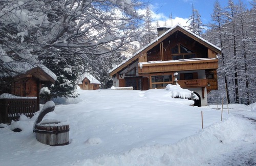 Abries Ski Chalet | Very beautiful, spacious, comfortable chalet well oriented, facing south with garden.