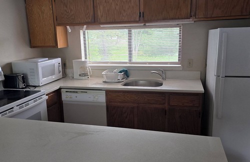 West Kissimmee Resort | very beautiful, spacious,peaceful Resort with WiFi, AC in Welcoming Clermont.