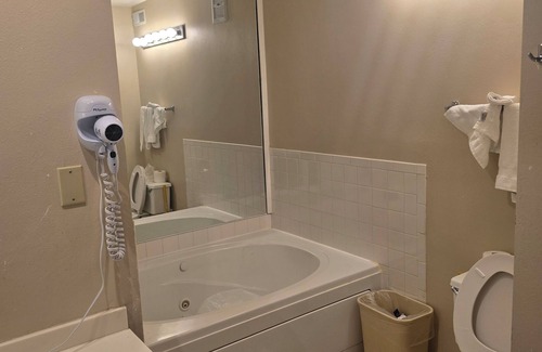 West Kissimmee Resort | very beautiful, spacious,peaceful Resort with WiFi, AC in Welcoming Clermont.