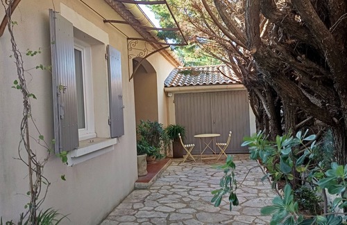 Les Angles House | Very comfortable house close to the historic center of Avignon and Villeneuve!