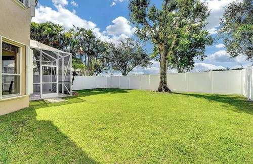 Boca Raton House | Very cozy and family place with a Lake view .