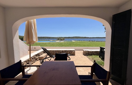 Fornells Apartment | Very front line stunning sea views near the beach