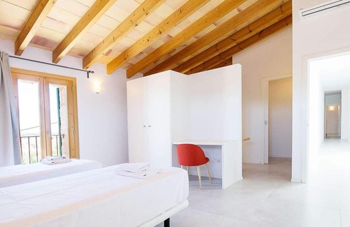 Vilafranca de Bonany Villa | Very huge finca in traditional architectural style
