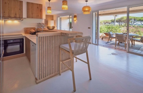 Sainte-Maxime - Saint-Tropez Apartment | Very luxury apartment with huge terrace, sea view and a stone throw to the beach
