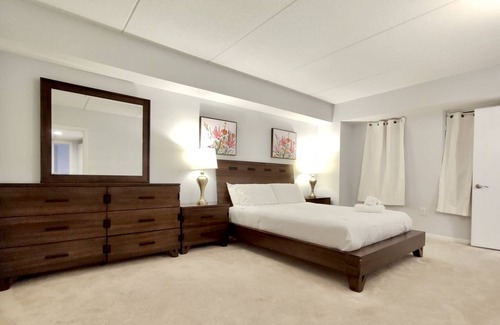 Cliffside Park Apartment | Very nice apartment near all shopping and 10 min to the city