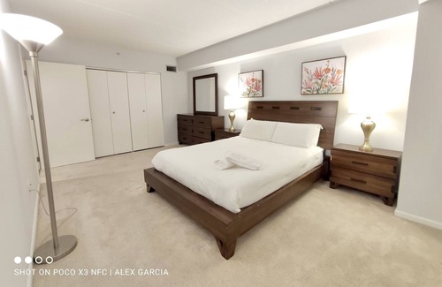 Cliffside Park Apartment | Very nice apartment near all shopping and 10 min to the city