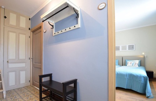 Corbion Cottage | Very nice holiday home located on a large secured park