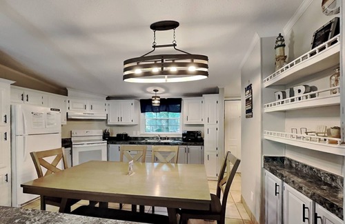 Put-in-Bay House | Very Popular 3 Bedroom 2 Bath Home in Island Club-Sleeps 10 by the Pool- IC27