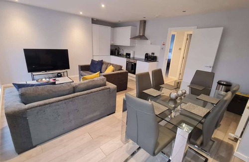 Cranford Apartment | Very spacious living room and utterly self contained.
