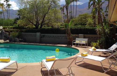 Tahquitz River Estates House | Very Spacious Midcentury Marvel with Great Location and Views